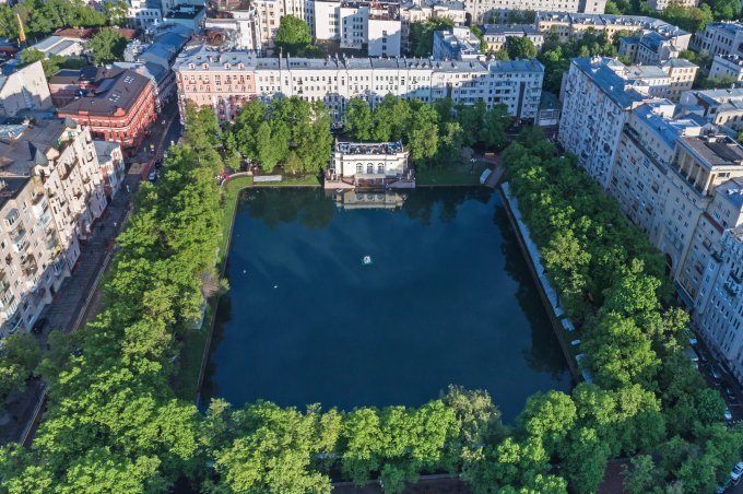 What to see at Patriarch's Ponds: Photo